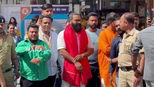 Rishab Shetty @ Siddhivinayak Temple To Seek Blessings Of Bappa After Success Of Kantara Chapter 1