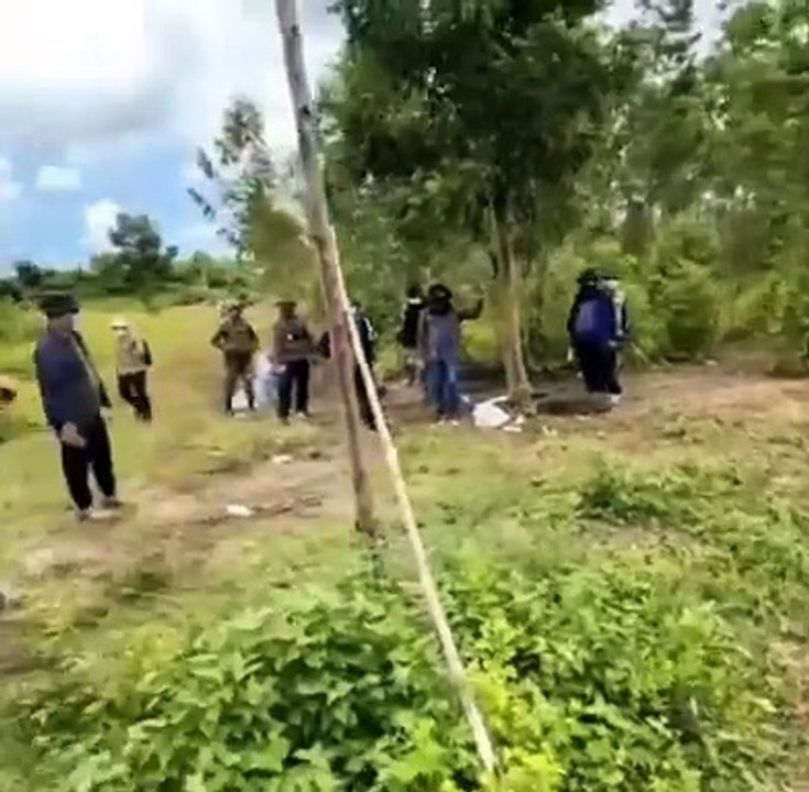 ทหาร-สื่อเขมร แห่สังเกตุการณ์ชายแดนบ้านหนองจาน ไลฟ์สดทหารไทยปฏิบัติงาน