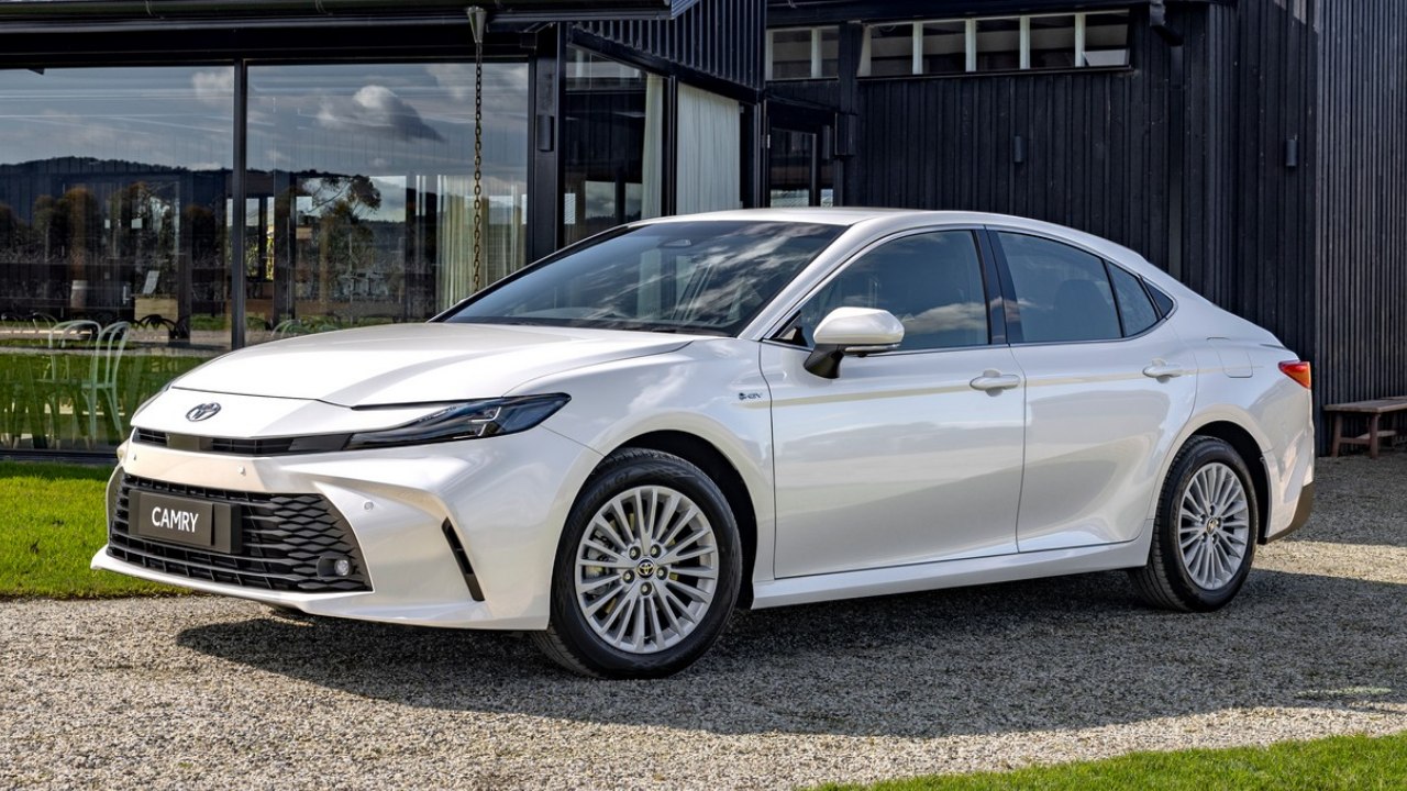 2025 Toyota Camry Ascent Sport – Hybrid-Technik trifft sportliches Design