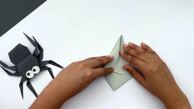 DIY Paper Origami Spider For Kids / Halloween Paper Crafts / Paper Craft / KIDS crafts /Paper Spider