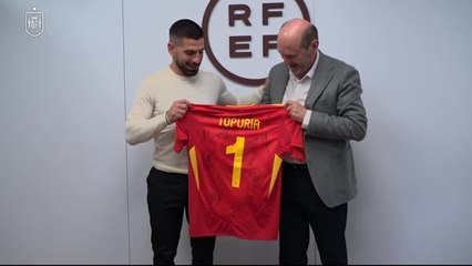 Espagne - Topuria rend visite à la Roja