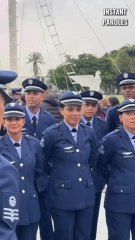 Ce militaire demande sa compagne en mariage devant toute son équipe