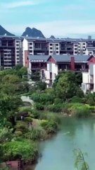 《離婚後她光芒萬丈》（上）捉奸那天她提出離婚，狗男人不以為然「你鬧什麽？圖新鮮而已，又沒深入做什麽」，她幹脆利落簽好離婚協議決絕轉身，狗男人不屑一顧以為3天後她必然回來，怎料3天又3天，再見面她成了京圈大佬的掌心寵，渣男悔斷腸