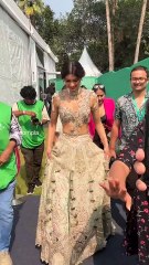 diana penty wraps up her rampwalk at a fashion show