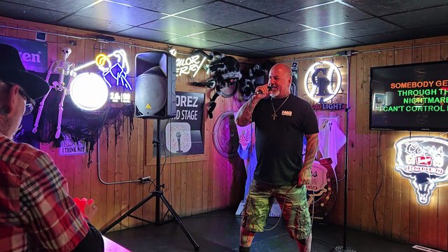 THREE DAYS GRACE - ANIMAL I HAVE BECOME (PERFORMED LIVE AT SCOREZ)