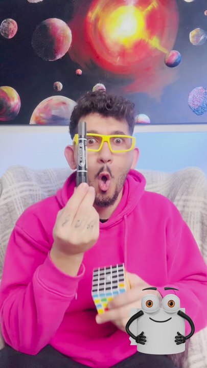 Rubik’s Cube hack gone crazy! 🧠🧩 #funnyhack