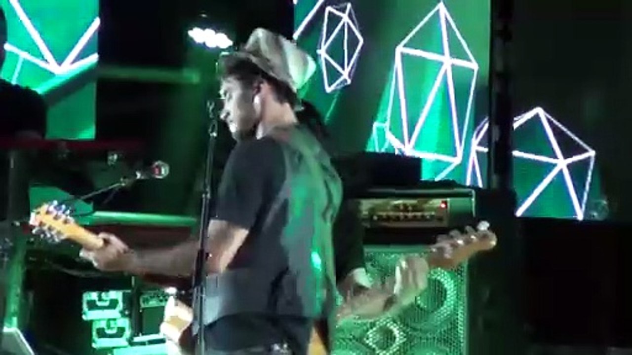 Fabrizio Moro - È solo amore (live)