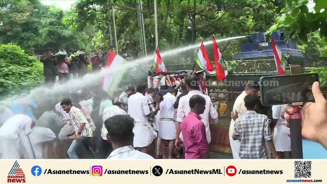 കാഞ്ഞങ്ങാട് യൂത്ത് കോൺഗ്രസ് പ്രതിഷേധം; ജലപീരങ്കി പ്രയോഗിച്ച് പൊലീസ്