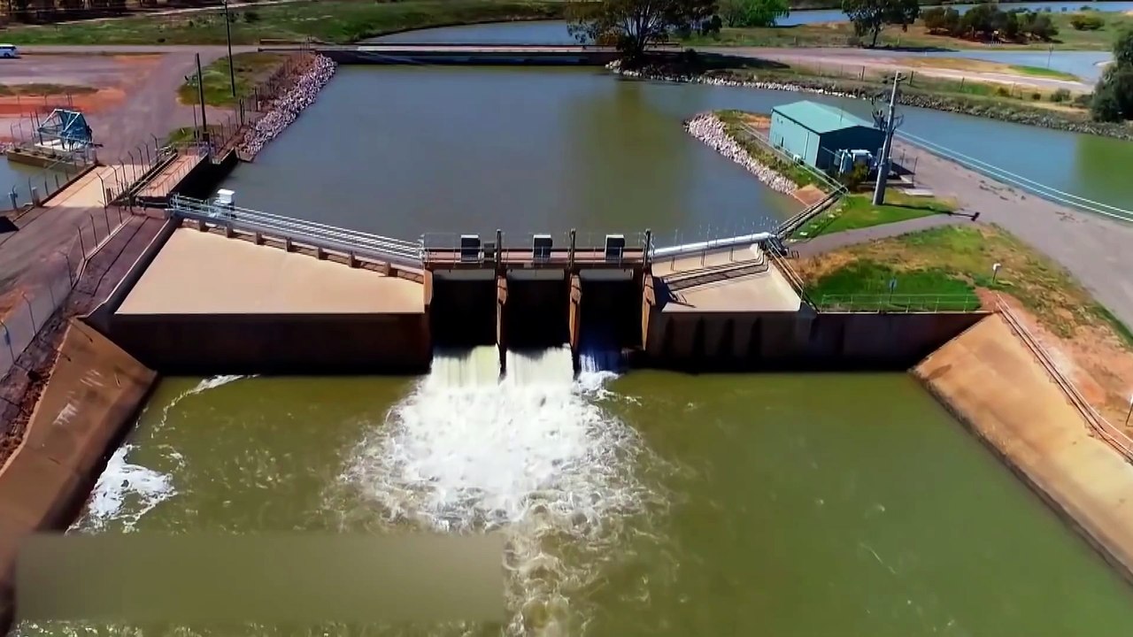 Look What Happens When a Huge Dam Is Opened!_2