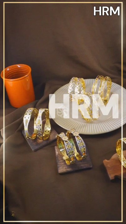 gold bangles Designs 2025.#gold #goldjewellery #antique #jewellery #antiquejewellery  #stylish #indianjewellery