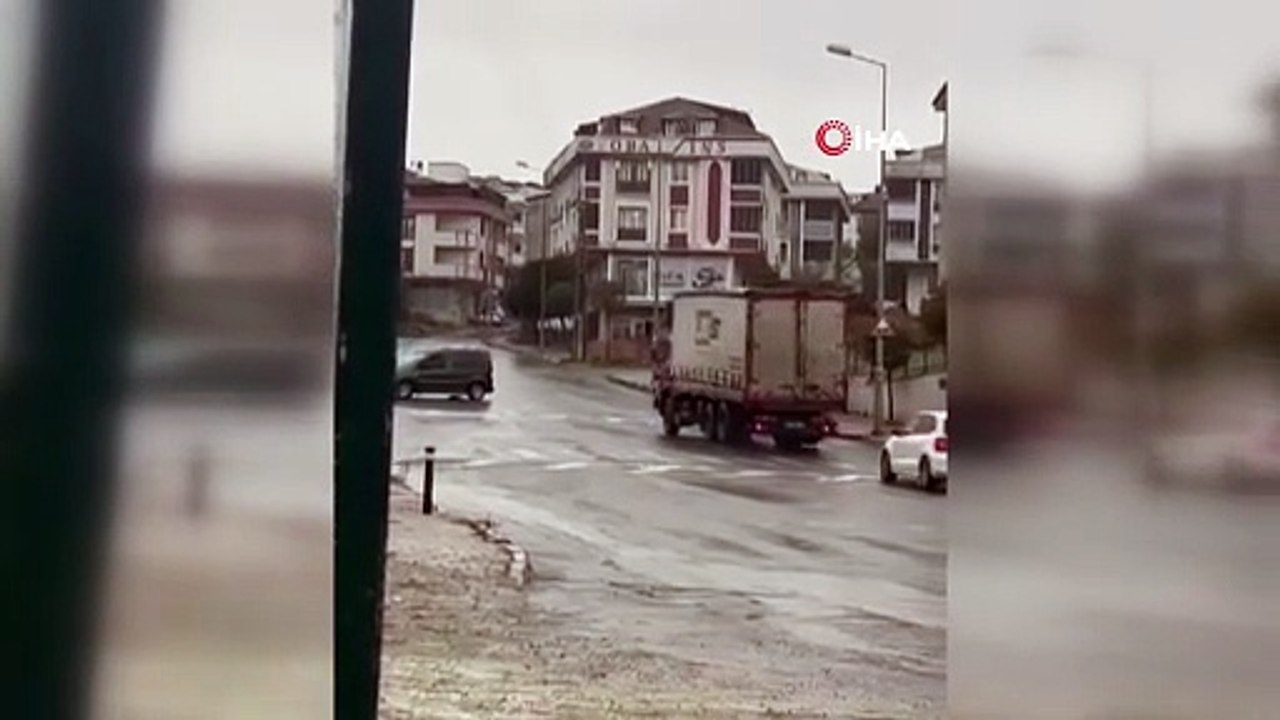 İstanbul'da otobüs bekleyen genç kıza iğrenç taciz: Tacizci böyle paketlendi!