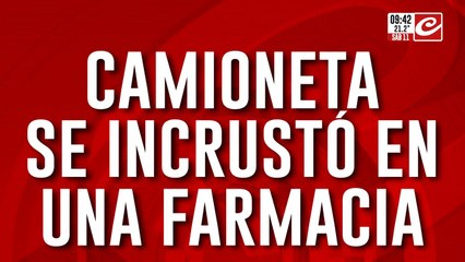Impresionante accidente en Caballito termina con una camioneta incrustada en una farmacia