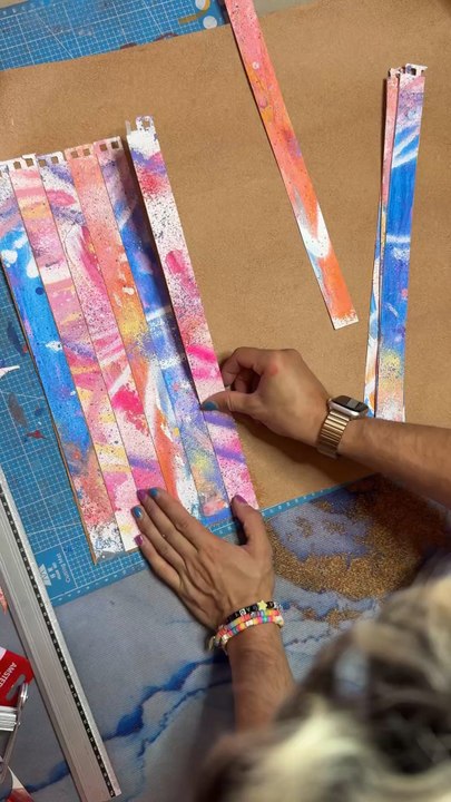Voici une petite astuce pour réutiliser la peinture sur ta palette avant de la jeter !