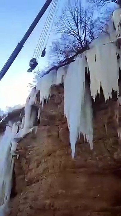 Satisfactory snow removal #satisfyling #asmr #ice #snow #fyp #oddlysatisfying