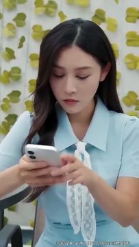 She became disabled in her efforts to save her childhood sweethearts, but they were captivated by their nanny's daughter and sneered at her. After awakening, she watched them being played around but refused to expose them. She cut off her ties and became