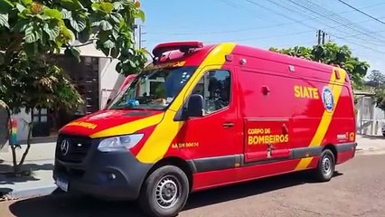 Motociclista, de 48 anos, sofre acidente de trânsito e caminha até sua casa com braço fraturado