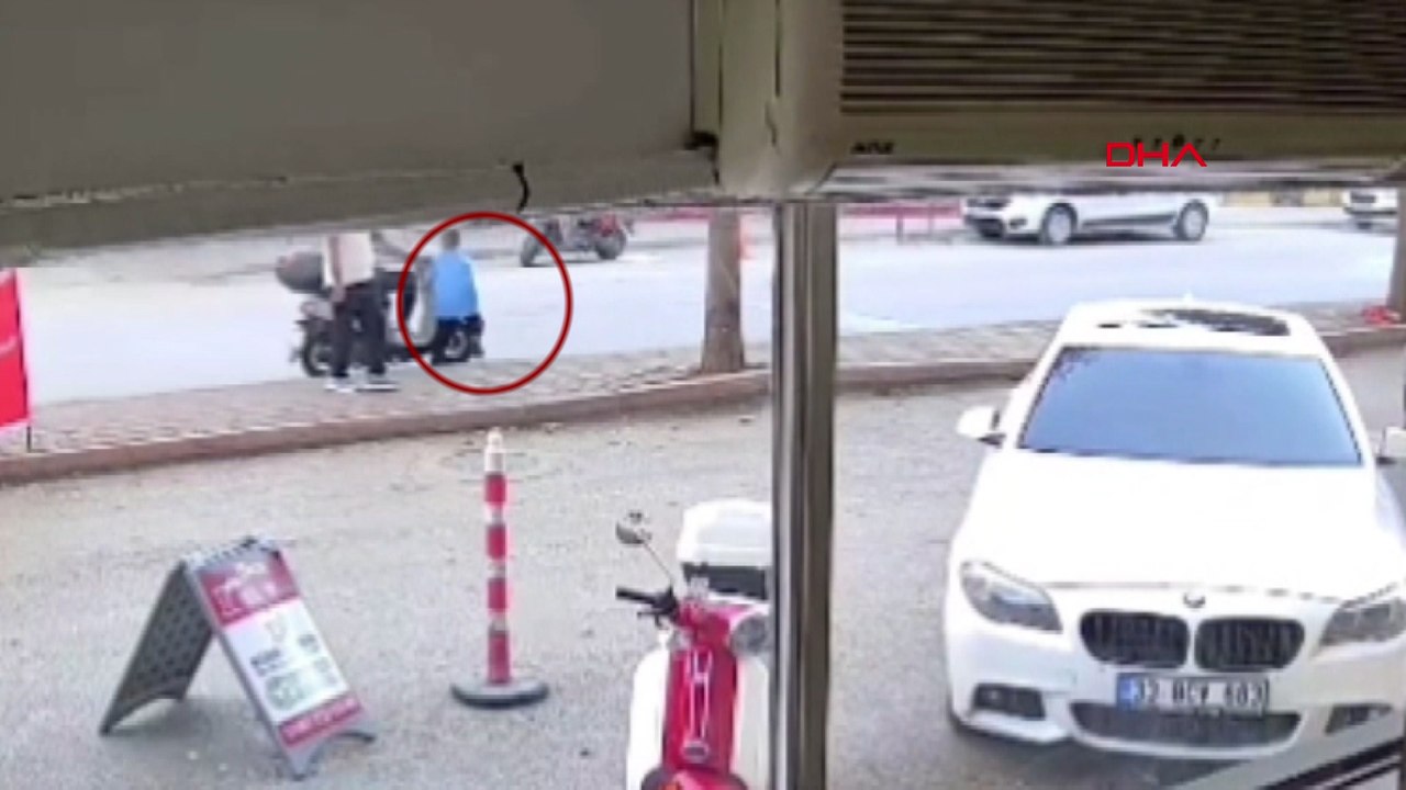 Ters yönde ilerleyen motosiklet çocuğa çarptı
