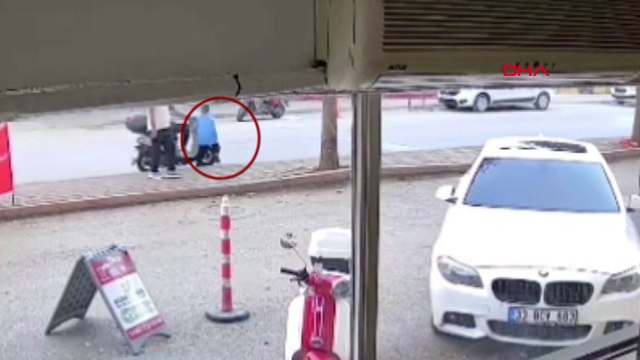 Ters yönde ilerleyen motosiklet çocuğa çarptı