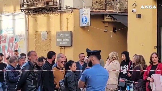 Tenta di sedare una rissa, giovane ucciso con un colpo alla testa