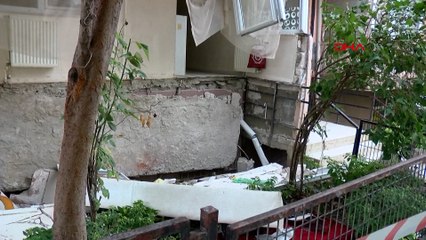 Avcılar'da kentsel dönüşüm sürecindeki 6 katlı binada balkon çöktü