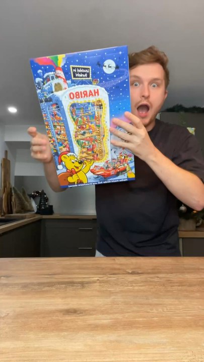 Le Calendrier de l’Avent Haribo 😍✨Quoi de mieux qu’un calendrier rempli de bonbons pour patienter jusqu’à Noël ? 🥳🍬Dans une ambiance festive, ce calendrier de l’avent Haribo 2025 est parfait pour un petit plaisir sucré chaque jour de décembre ✨💪