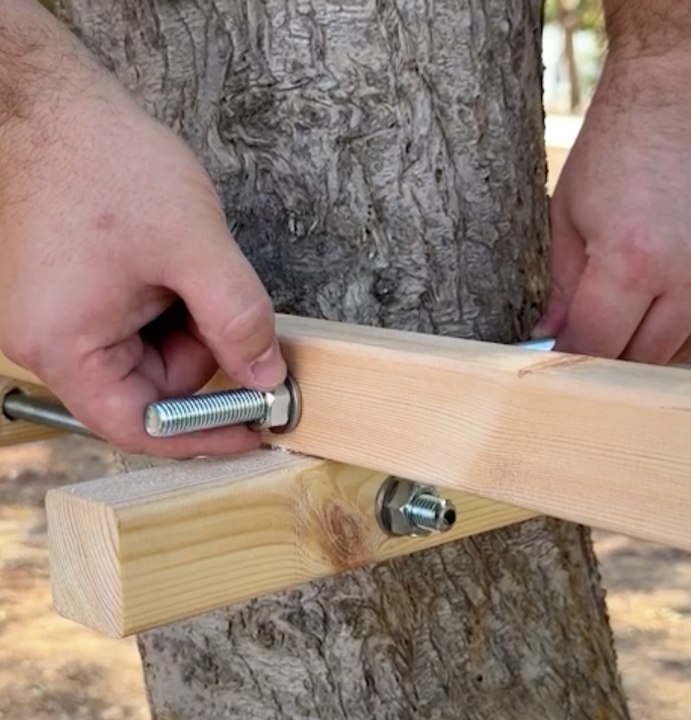 Build a Tree Bench Without Hurting the Tree! 💚