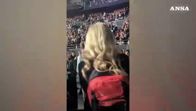 Damiano in concerto a Roma, i membri dei Maneskin sotto il palco