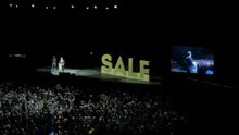 Alvise irrumpe en Vistalegre aplaudido por más de 5.000 asistentes a la presentación política de SALF