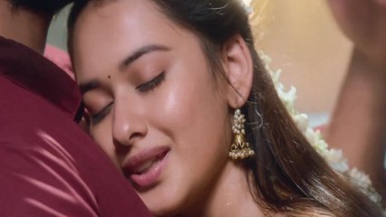 Homely wife in saree First romance at home after marriage