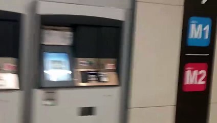 La Gare St. Charles de Marseille, Dimanche Matin Tout Est Calme.