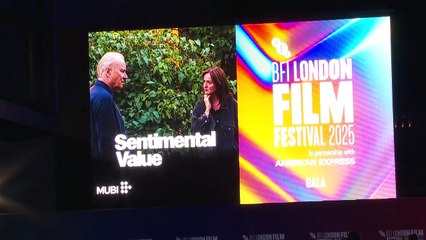 Elle Fanning Left Embarrassed by 19-Minute Standing Ovation