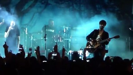 Fast Animals and Slow Kids - Radio Radio (live)