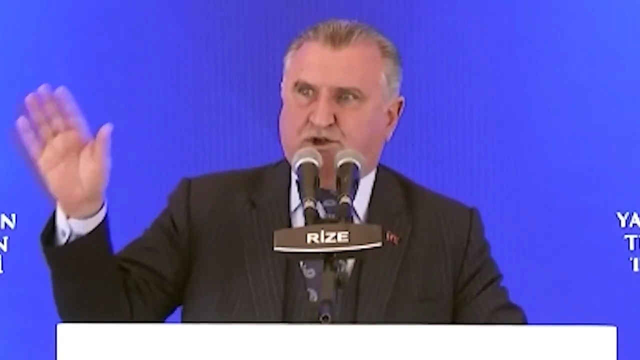 Bakan Bak bağırarak övdü Erdoğan tepki vermedi