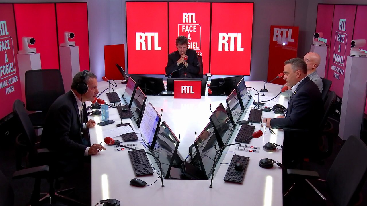 Roselyne Bachelot est face à Marc-Olivier Fogiel