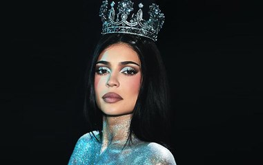 كايلي جينير تحتفل بعشرة أعوام على Kylie Cosmetics