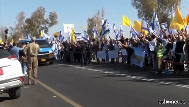 Trump in Israele accolto da Herzog e Netanyahu: La guerra è finita