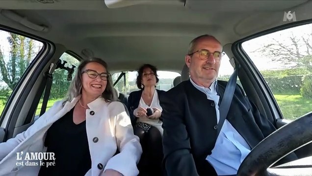 L'amour est dans le pré 2025 : Isabelle et Pascaline stressent avant de rencontrer la fille de Gilles.