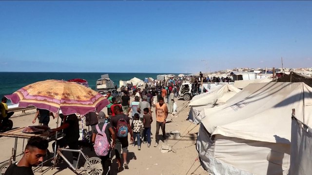 About 200,000 displaced Palestinians return to northern Gaza as ceasefire deal takes effect