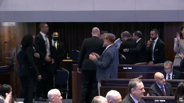 İsrail Meclisi'nde Trump'a protesto