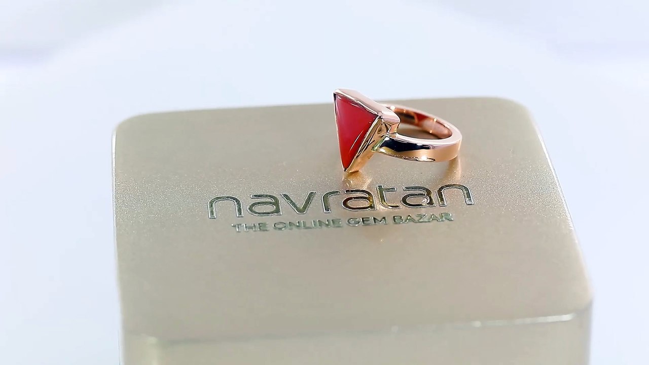 Triangular Red Coral Ring in Gold – A Bold Symbol of Strength and Passion