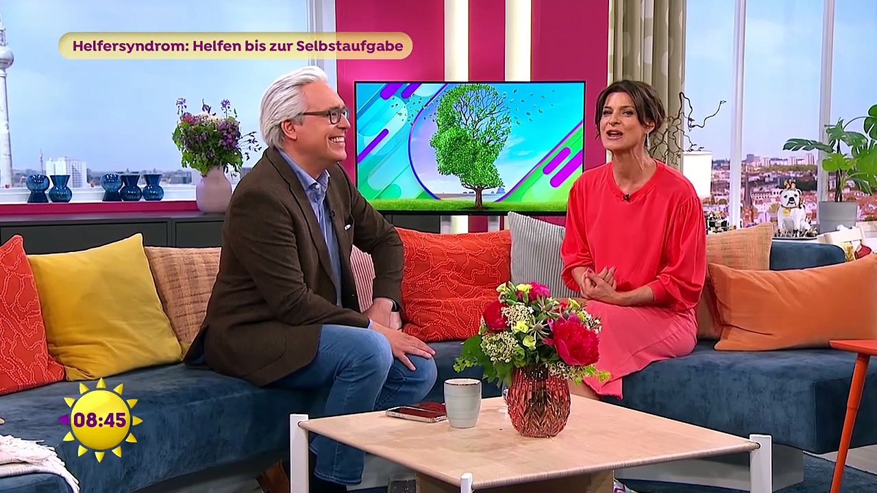 Marlene Laufen sexy SAT.1-Frühstücksfernseh  (2)
