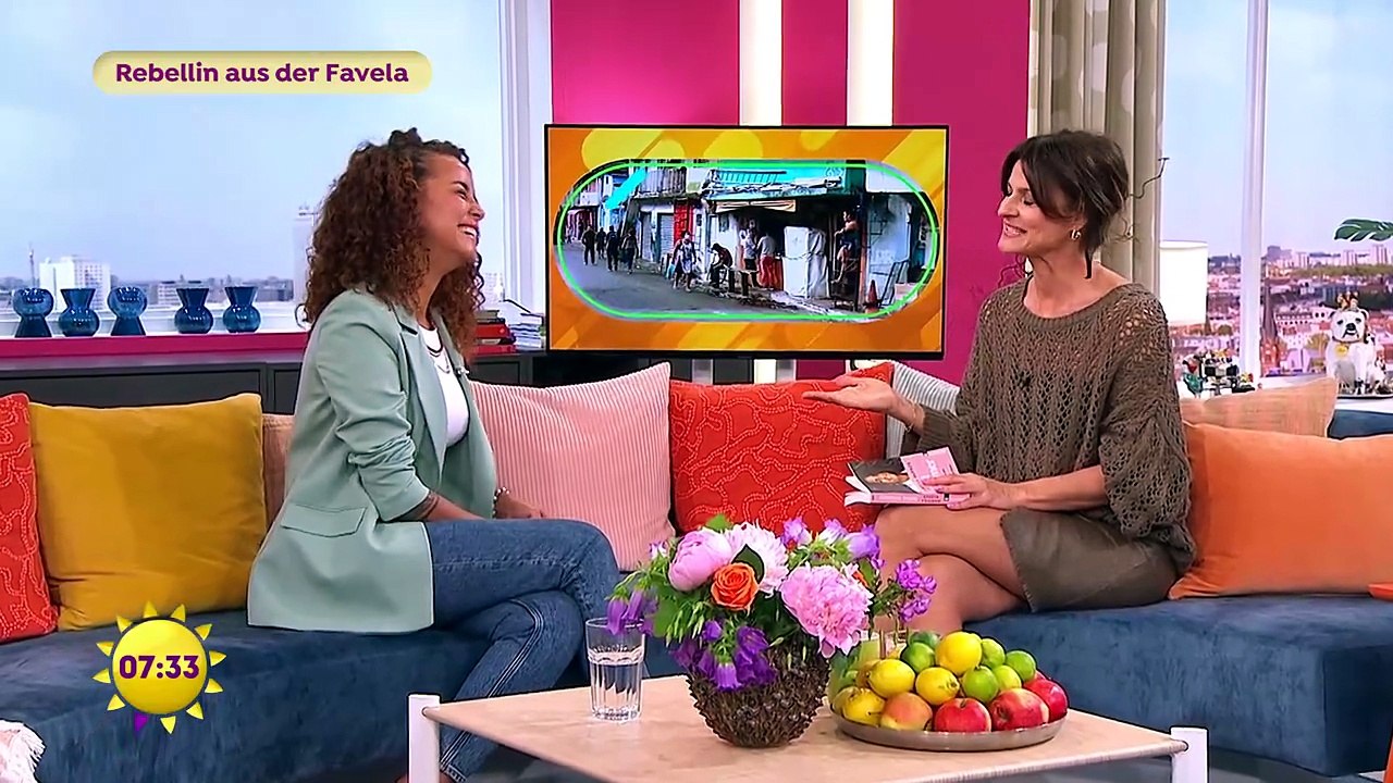 Marlene Laufen sexy SAT.1-Frühstücksfernseh  (4)