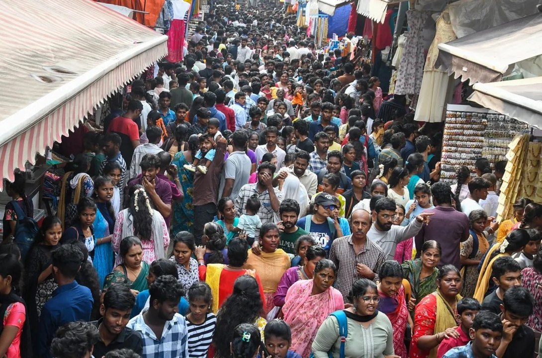 दिवाली की चमक में नहाया टी. नगर: रंगनाथन स्ट्रीट पर उमड़ी खरीदारों की भीड़