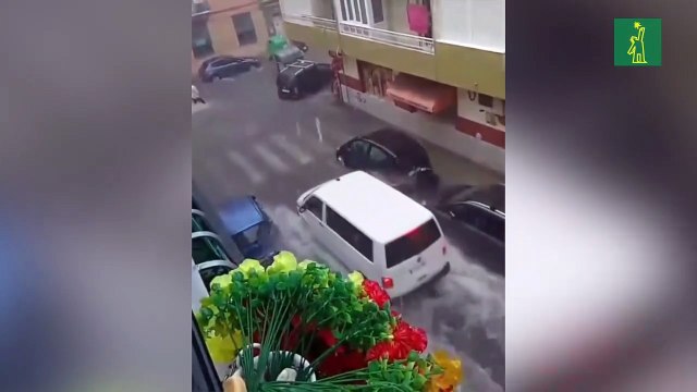 Personas atrapadas y autopistas cerradas por lluvias extremas en Montsià