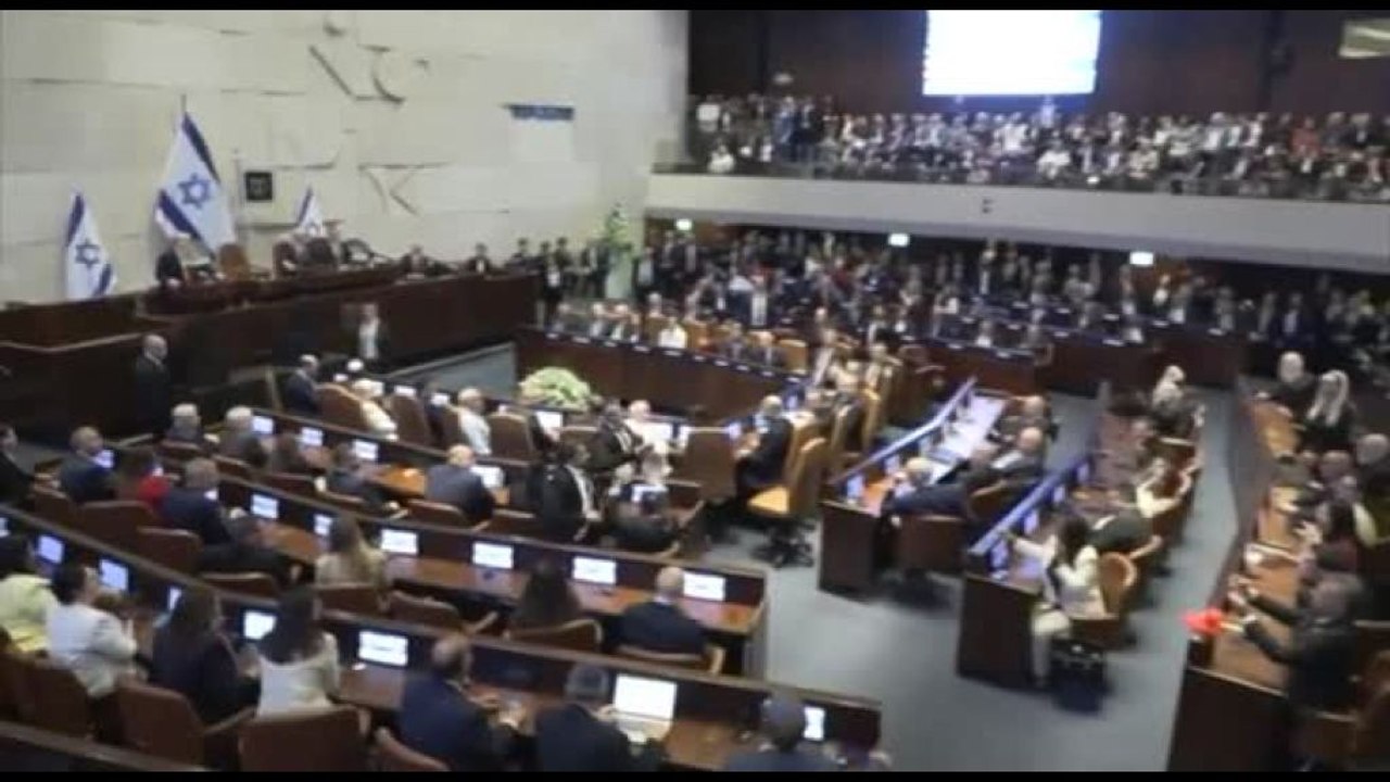 Il discorso di Trump alla Knesset interrotto da una contestazione
