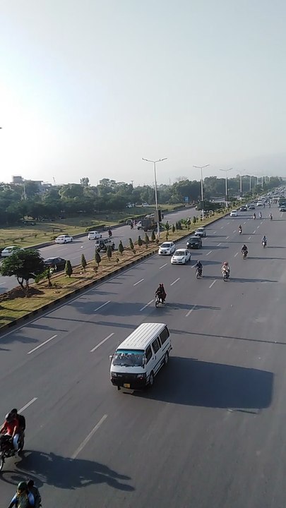 Expressway Temporary open for Traffic | Express way blocked due to TLP Protest