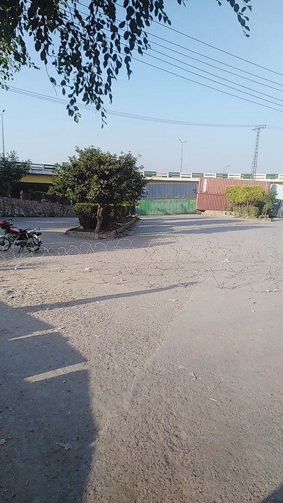 Faizabad Still Completely blocked For Traffic due to TLP Protest