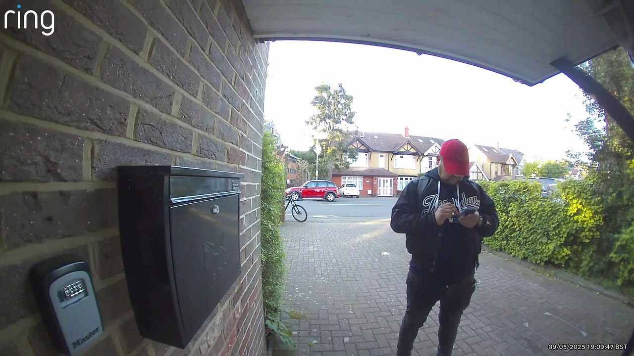 Police want to speak to this man after Luton burglary