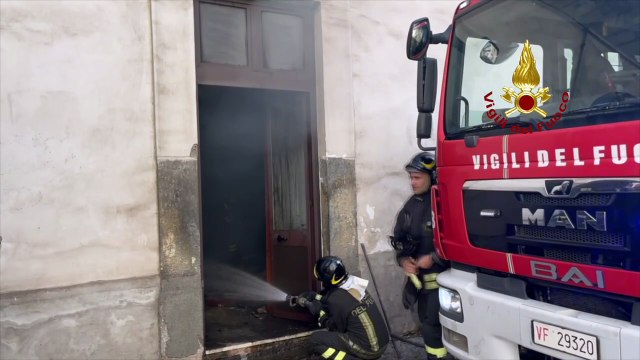 San Gennaro Vesuviano, incendio in una palazzina: intervengono Vigili del Fuoco (13.10.25)