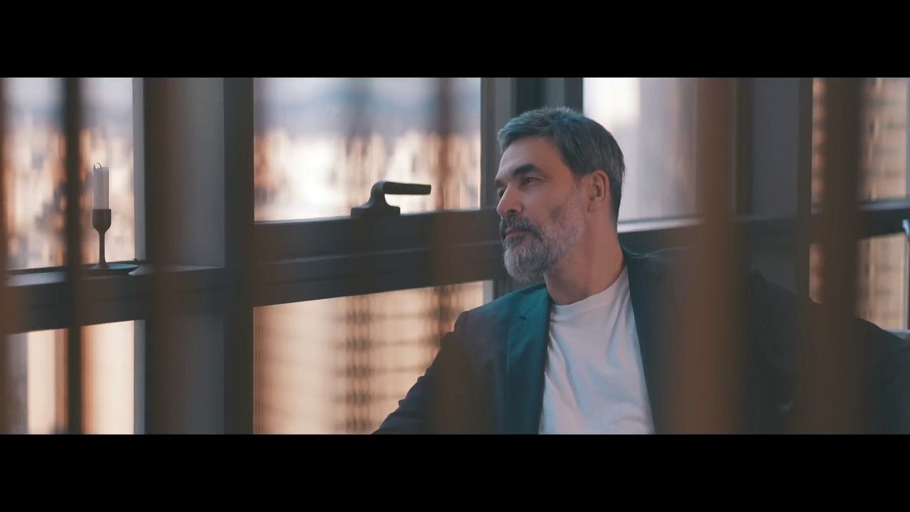 Uğur Işılak - Yaşın Müsait Değil (Büyüyünce Anlayacaksın)